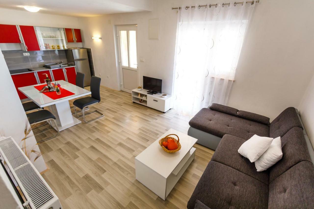 Apartman Dobrila Vrh  المظهر الخارجي الصورة